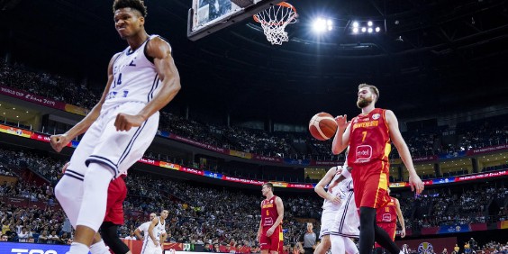  公牛拉文空中作业暴扣点燃全场