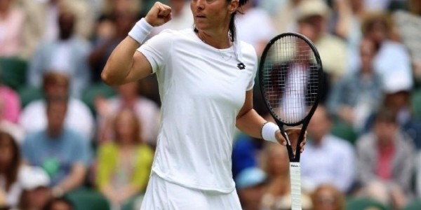  莱巴金娜温网夺冠书写新传奇