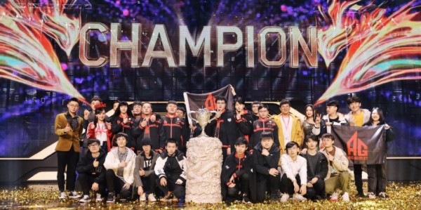  宿敌再度相逢决战电竞最高殿堂