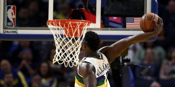  鹈鹕锡安威廉森暴扣连连压制对手