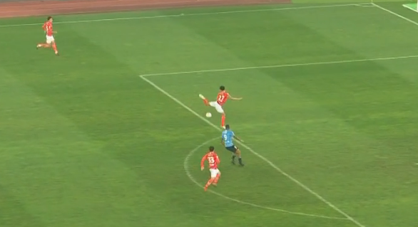  定位球防守现漏洞，致命失误葬送胜果