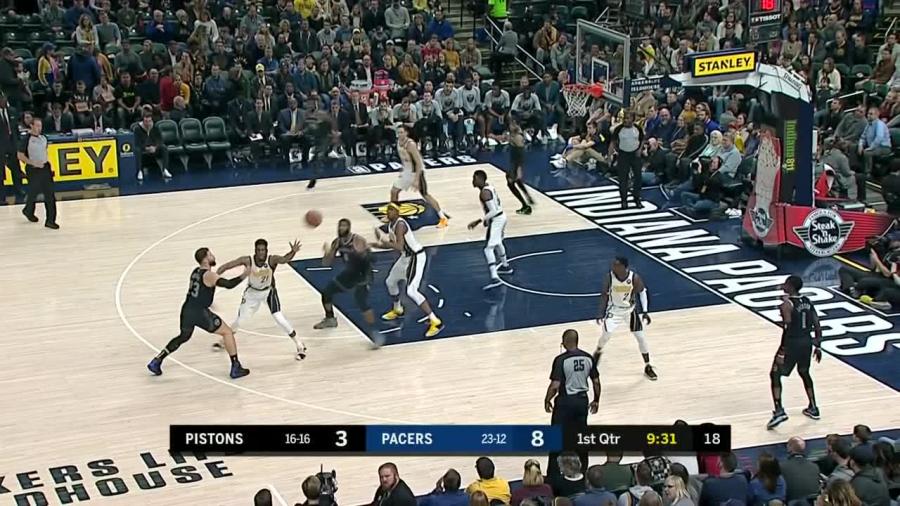  边路快马突破，单骑闯关上演帽子戏法