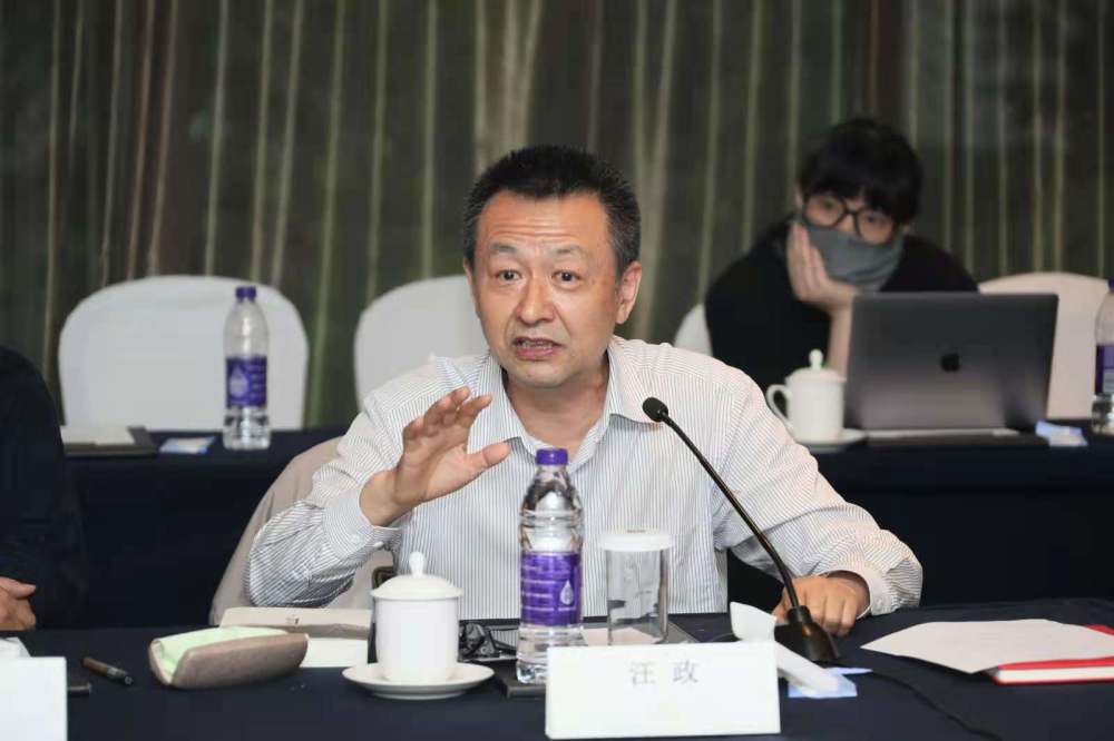  电竞明星跨界合作，多元联动拓展行业边界领域