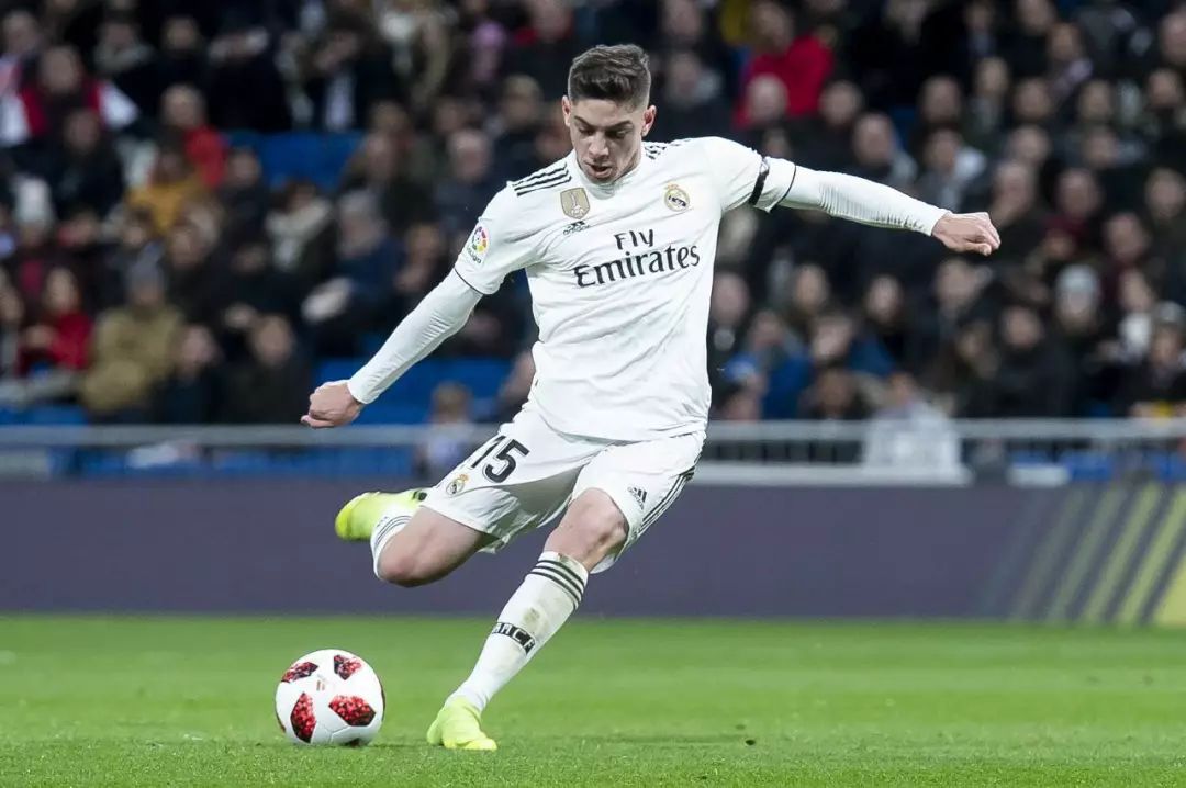  巴西新星维尼修斯闪耀欧冠赛场斩获最佳球员