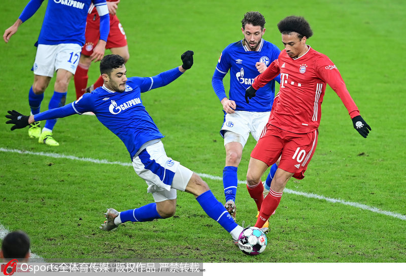  网坛常青树展韧性，费雷尔长盘鏖战告捷