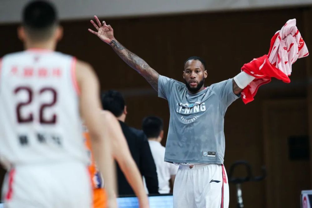  广东宏远末节发力，战胜新疆稳固联赛榜首