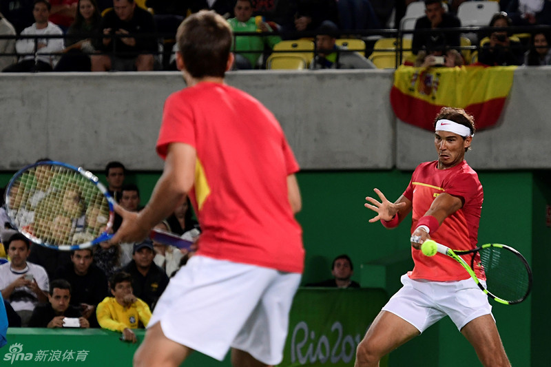  梅总双打默契配合，美网混双决赛勇夺桂冠