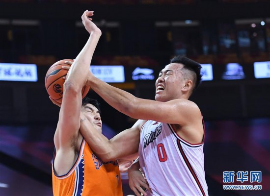  上海久事双外援合璧击败深圳马可波罗