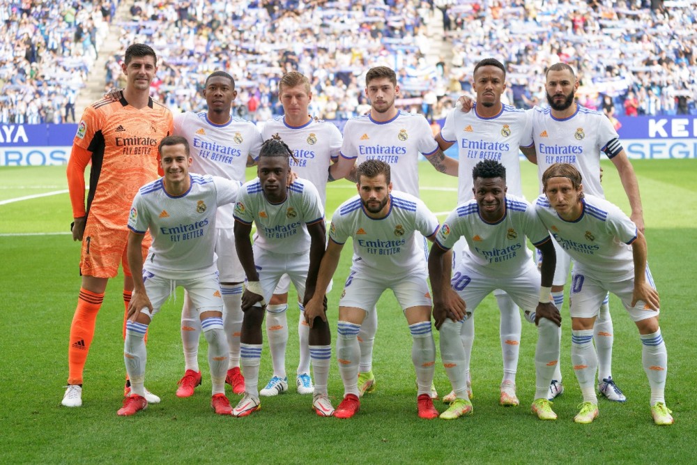  德比大战火花四溅，红黄牌频现火药味