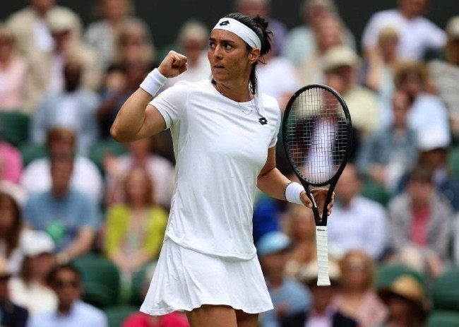  莱巴金娜温网夺冠书写新传奇